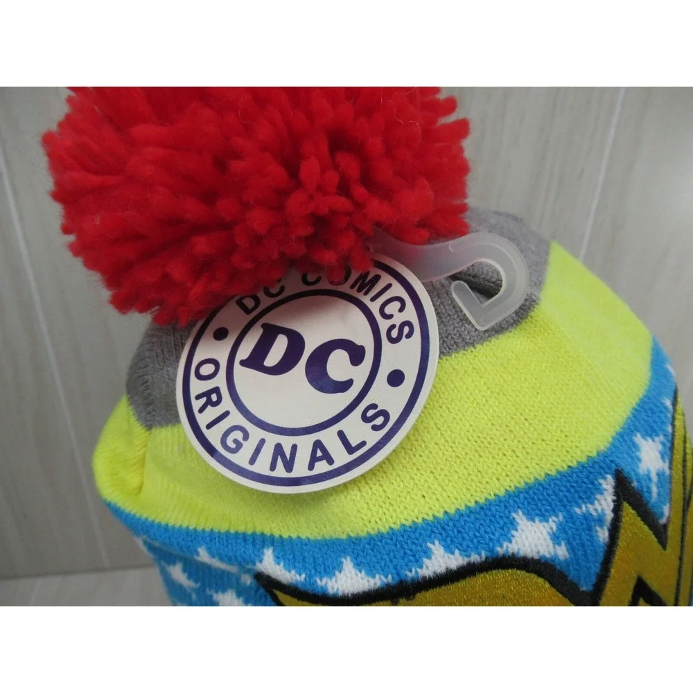 Womder Woman Girls Youth one size winter knit beanie hat cap off red blue